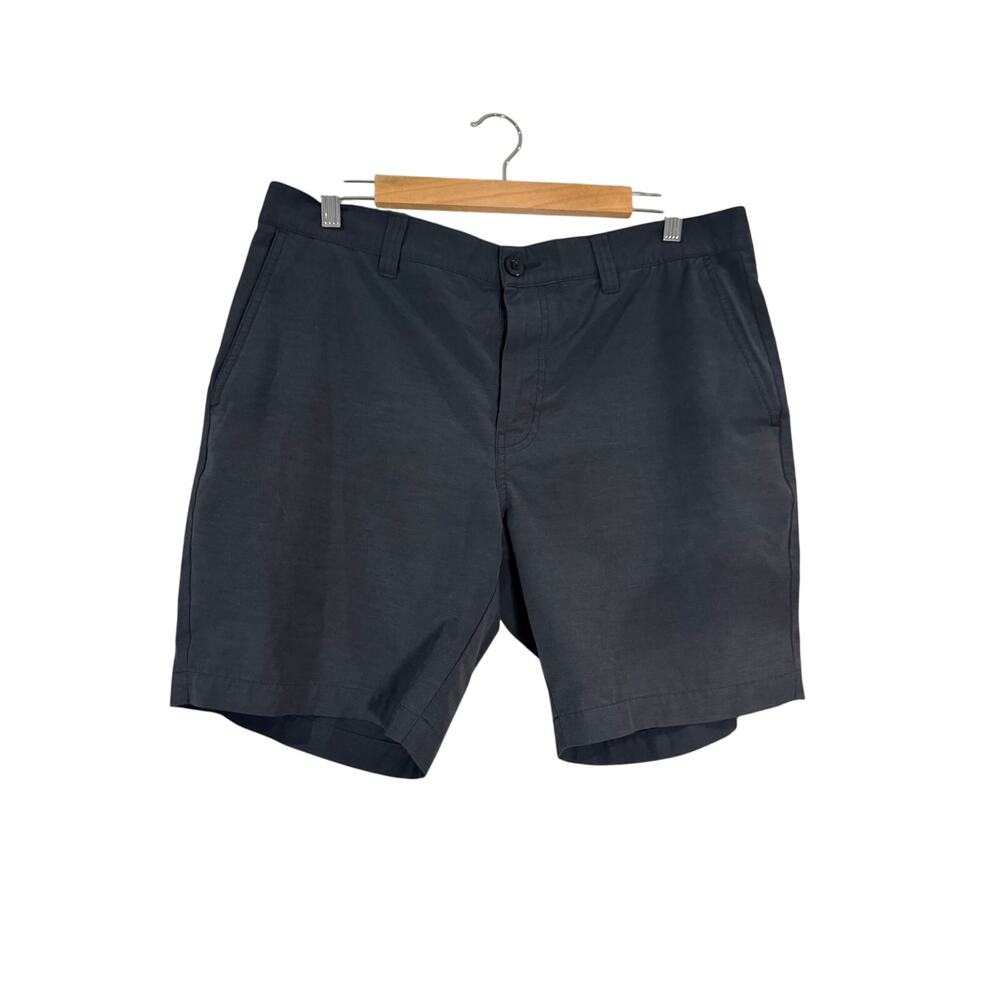 Travis Mathew Black Golf Shorts Size 36 8"